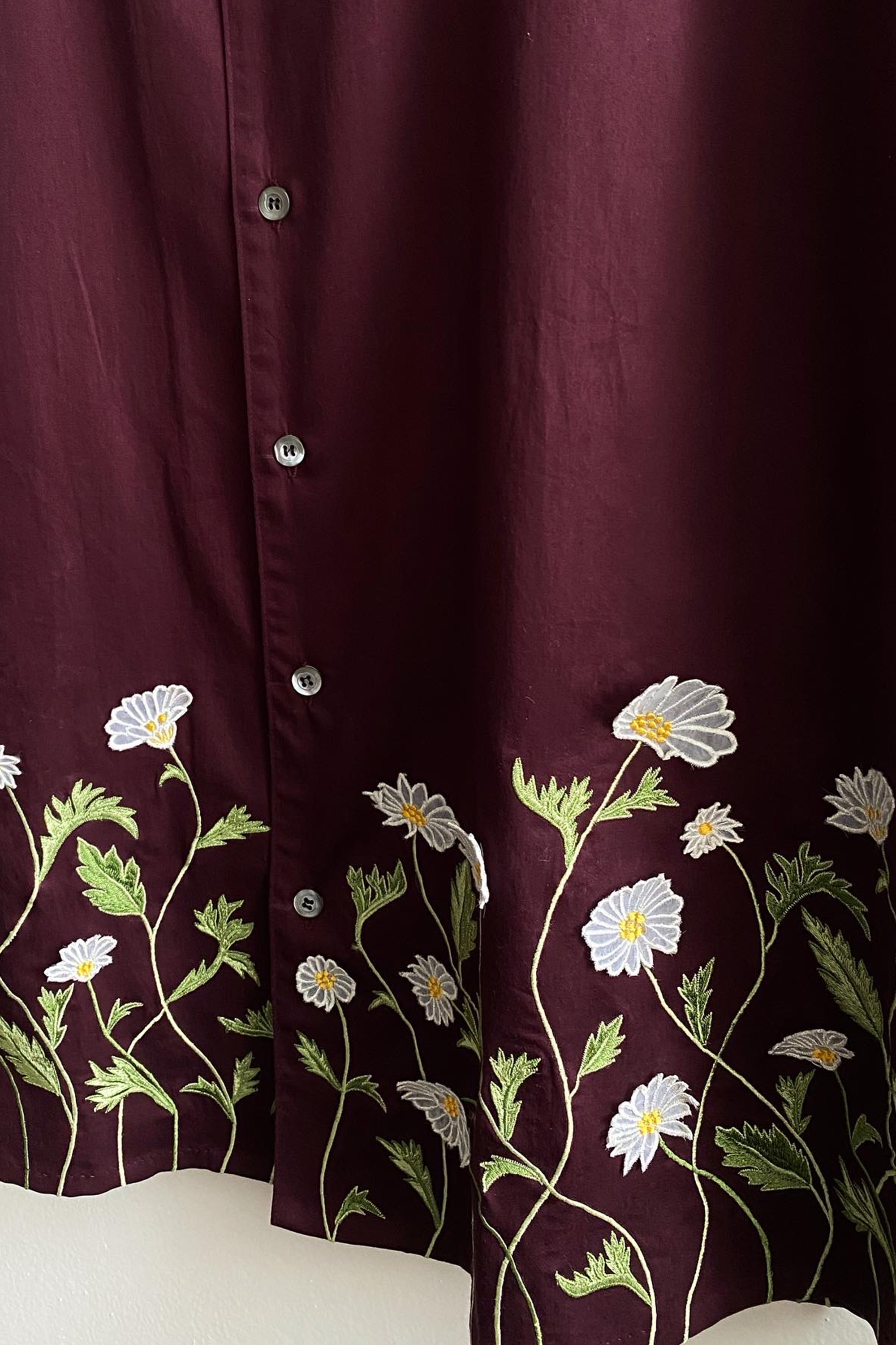 "Daisy fields" appliquè shirt