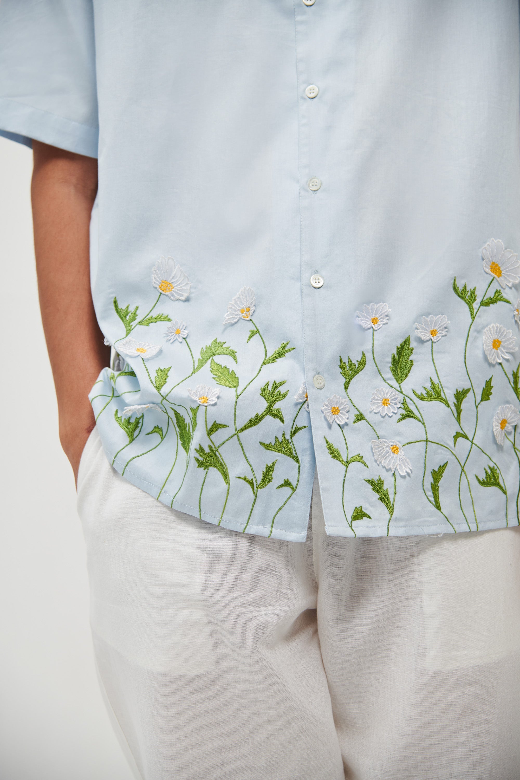 "Daisy fields" appliquè shirt- Baby Blue