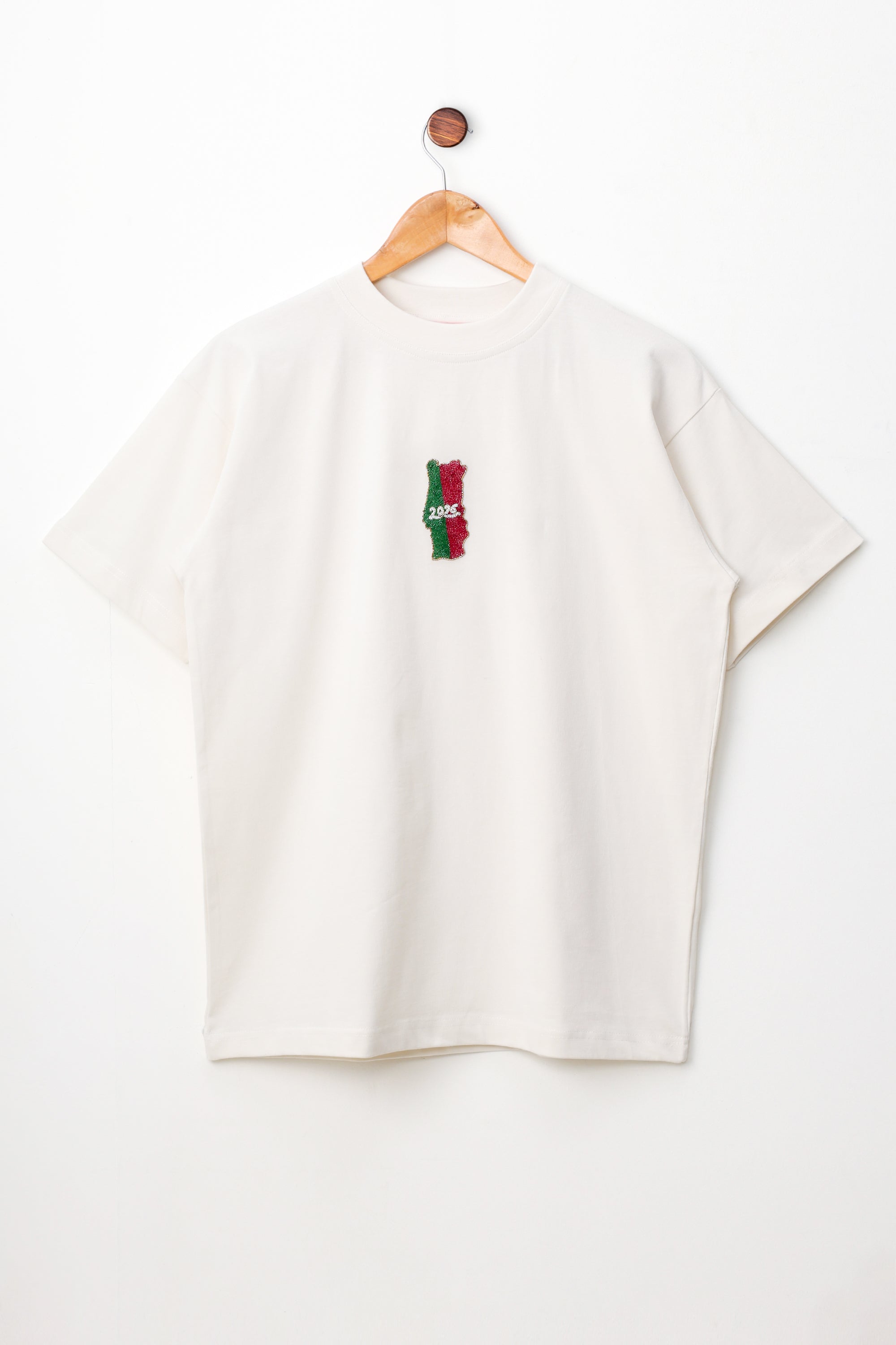"Le Portugal 2026" hand embroidered T-Shirt