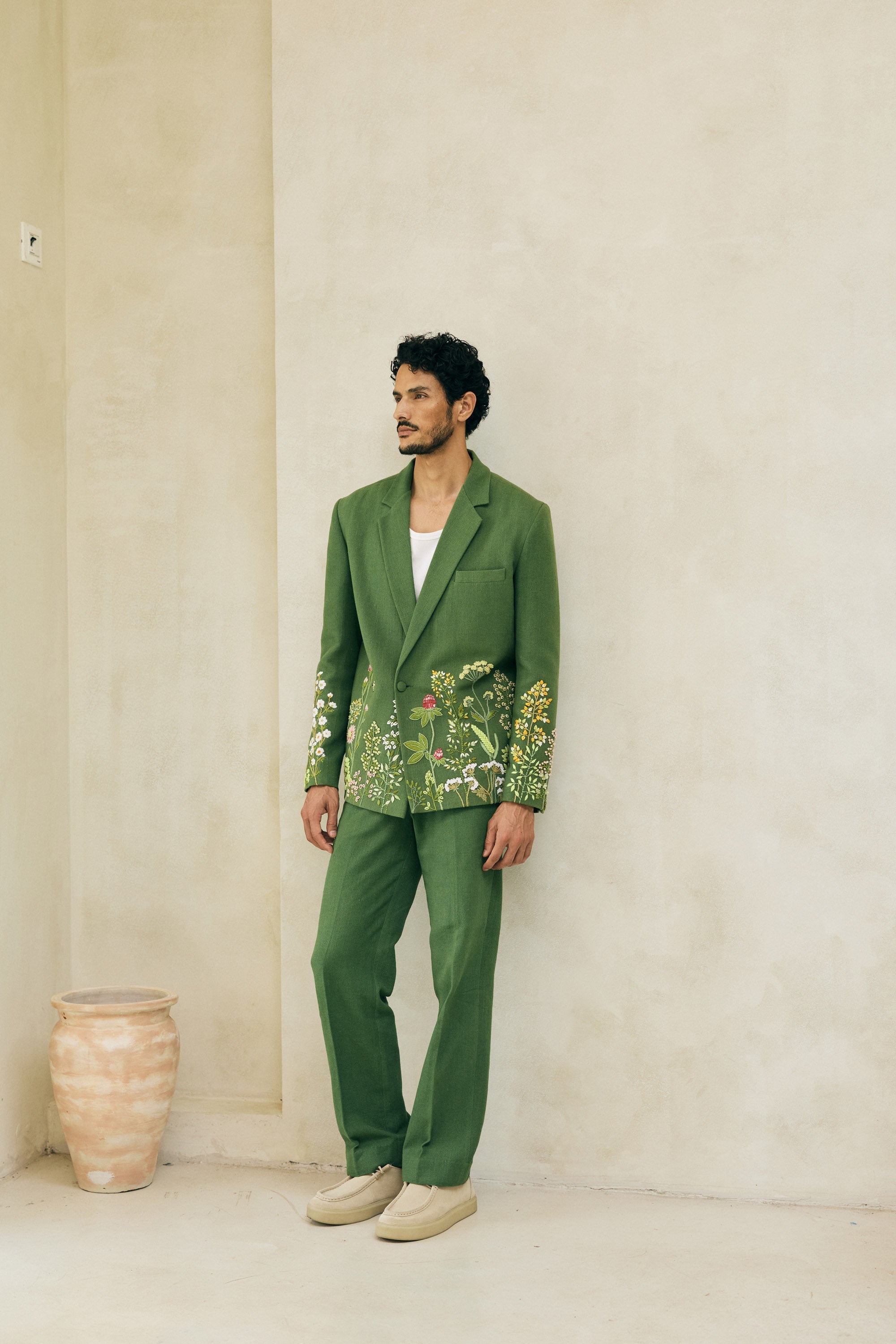 "Garden of love" hand embroidered resort blazer